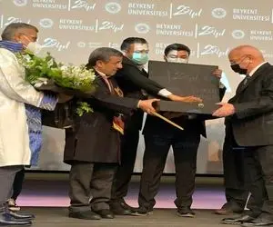 (عکس) محمود احمدی نژاد در ترکیه دکترای افتخاری گرفت