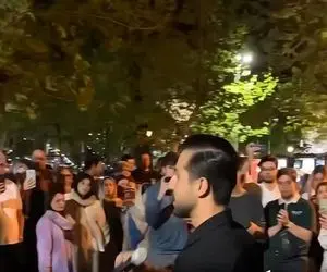 آواز احساسی؛ اولین کنسرت خیابانی دل ملتو پرپر کرد با آهنگ آرزومه مثل مور و ملخ ریختن