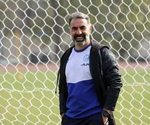 حرکت زشت هواداران استقلال در قبال محمود فکری