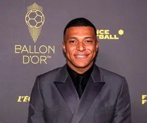 راز دعوت ام باپه به کاخ الیزه؛ مهمانی یا پیشنهاد تمدید؟!