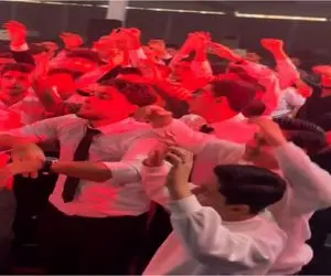 آواز شاد؛ معلم بامرام دانش آموزاشو دعوتیده عروسیش چه میکنن بچها رو هوان همه