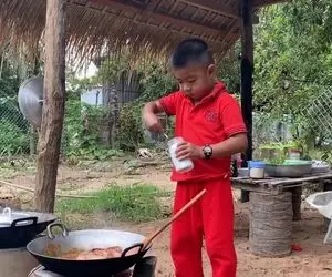 غذای گوشتی/ حماسه ای دیگه با نیم وجبی که انگشت به دهنت میزاره/ این چیه دیگه میپزه!