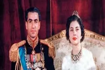 سفر به ایام قدیم سال 1329؛ سیگار کشیدن ثریا درحال دوچرخه سواری وقتی شاه آتیشش زد