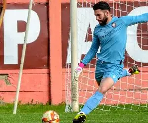 استقلال از یک سوراخ بارها و بارها گزیده شد!