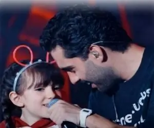 آواز احساسی؛ حامیم پرنسس کوچولو آورد رو استیج و باهم آهنگ قلب منی میخونن فقط بوسه کلش