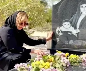 آواز جگرسوز؛ مرجانه گلچین سرمزار عزیزش با دلی پر از بغض میخونه و اشک میریزه