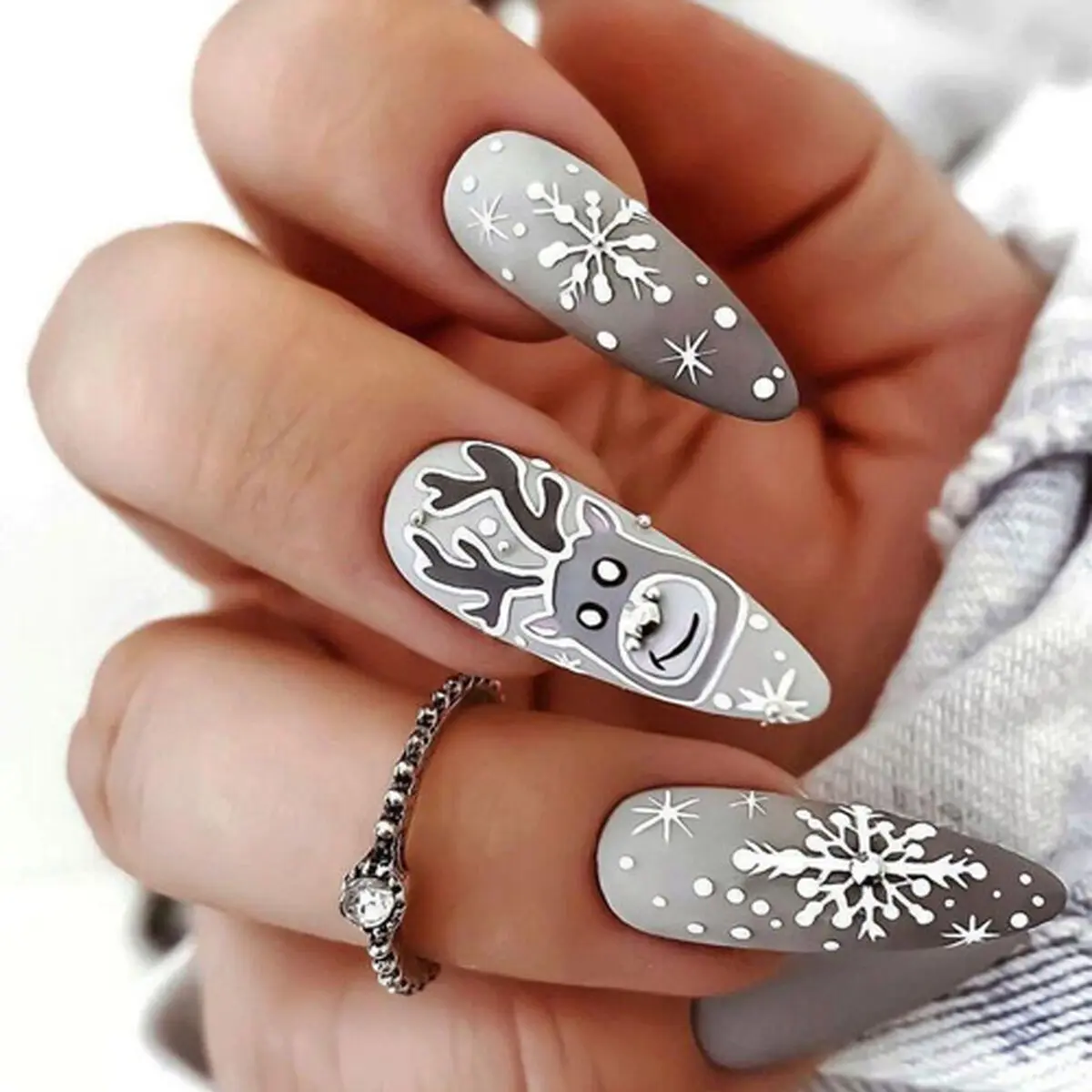 Winter-nail-design-14