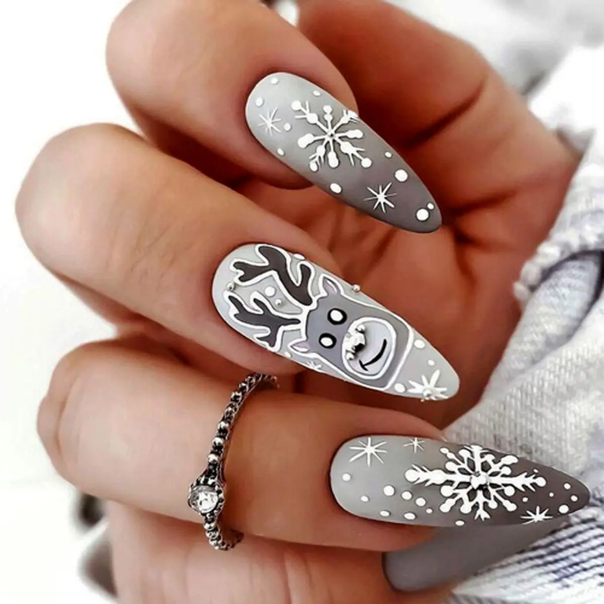 Winter-nail-design-14