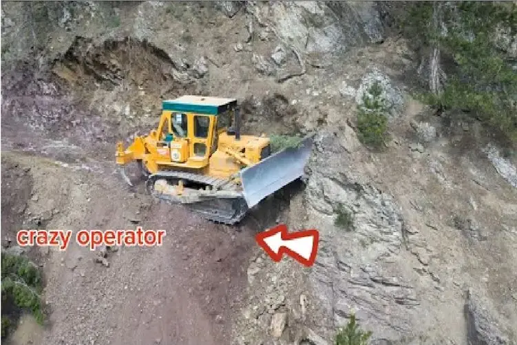 جا به جایی جانکاه؛ اپراتور بیل مکانیکی دیوانه میره جایی که با دیدنش ده کیلو کم کنی