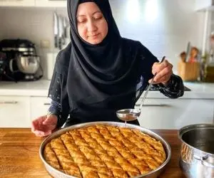 طعام خوش پخت نوروزی؛ واسه عید این باقلوا رو بپز ترازو هم نمیخواد با لیوان پیمونه کن