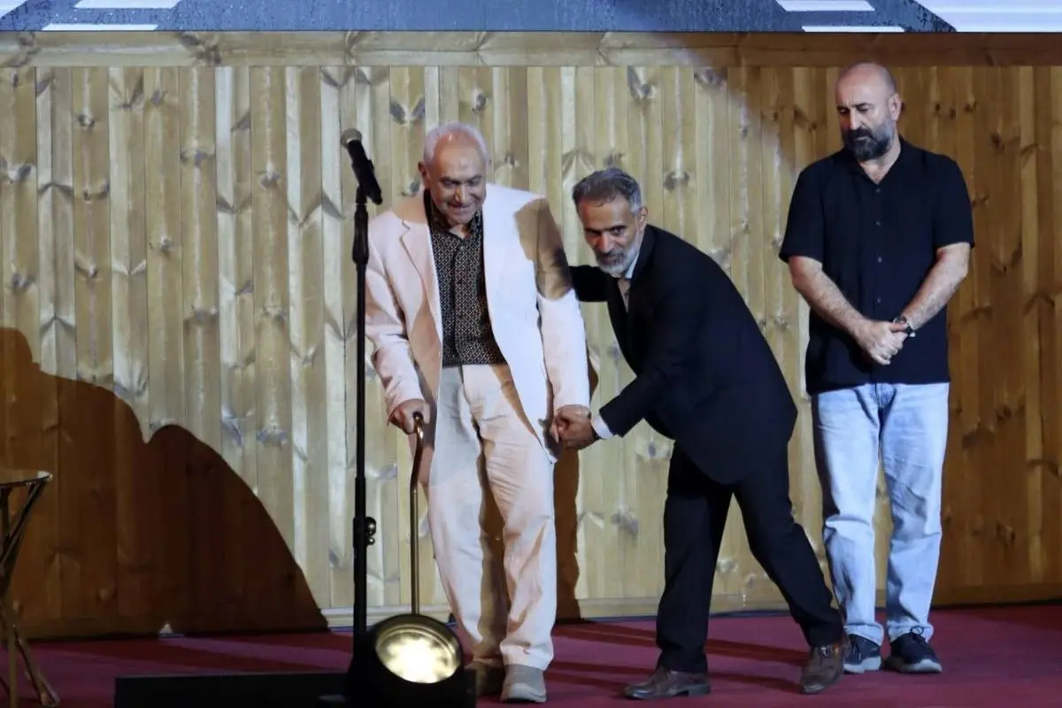 جشن+منتقدان (11)