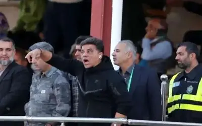 طغیان سرمربی شمس‌آذر: پرسپولیس قبل از دربی کادو گرفت!