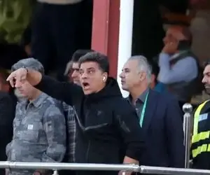 طغیان سرمربی شمس‌آذر: پرسپولیس قبل از دربی کادو گرفت!