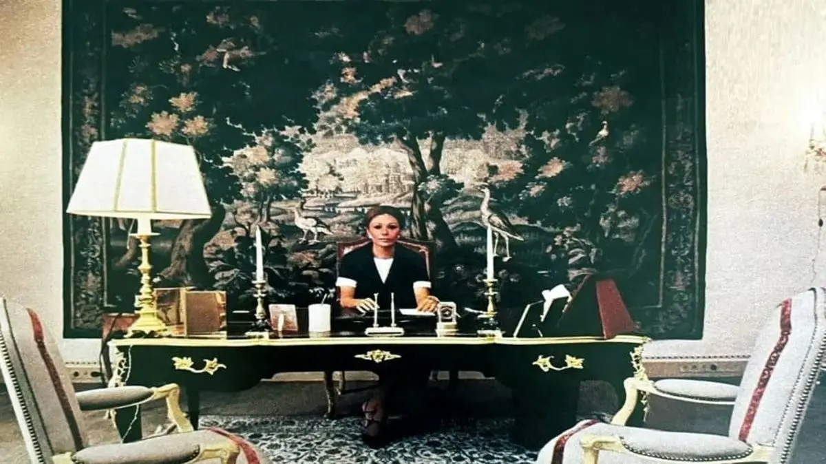 کنجکاوی در ایام قدیم سال 1352؛ کاخ های پهلوی دوم و میز آرایش فرح پزده و دیتیل سلطنتی