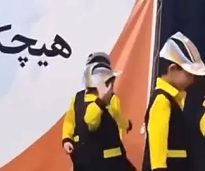 آواز لرزان؛ پسر بچه شر و شیطون رفته یه مدرسه رو به آتیش کشیده با رقصش