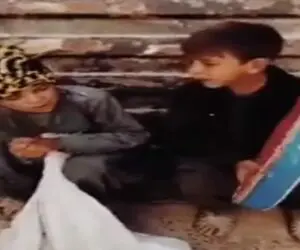 آواز احساسی؛ بچه های زاغه نشین گل گندمه دختر مال مردمه خوندن حنجره شونو با طلا ساختن