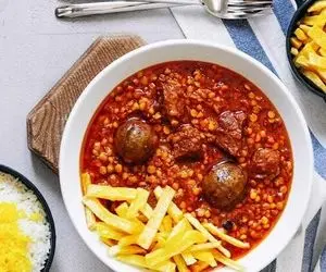 آشپزی حرفه ای؛ طرز تهیه خورشت قیمه سیب زمینی با همه نکات خوش طعم تر شدنش