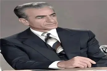 سفر به ایام قدیم؛ کت واک محمدرضا پهلوی با حوله تن پوش جلو جماعتی