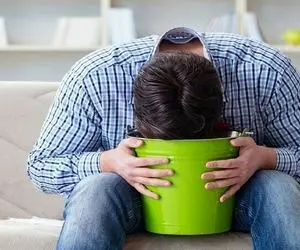 وقتی حالت تهوع داریم، چی کار کنیم؟