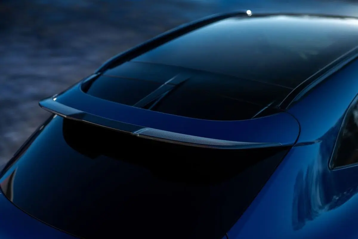 aston-martin-dbx-707-120-1643236093