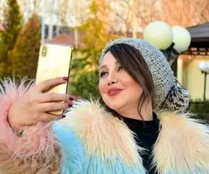 رقصیدن و آهنگ خواندن بهنوش بختیاری در خانه سالمندان / ویدیو