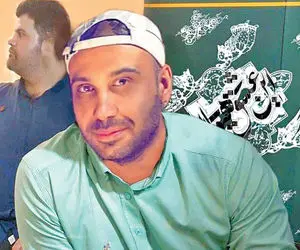 آواز عاشقانه؛ محسن چاوشی با آهنگ به رسم یادگار آتیش میزنه به دل عشاق خسته دل