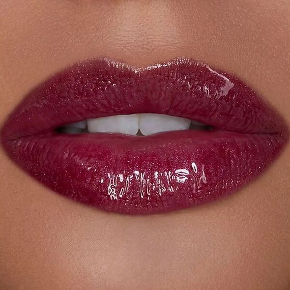 glossy-lipstick-model-20