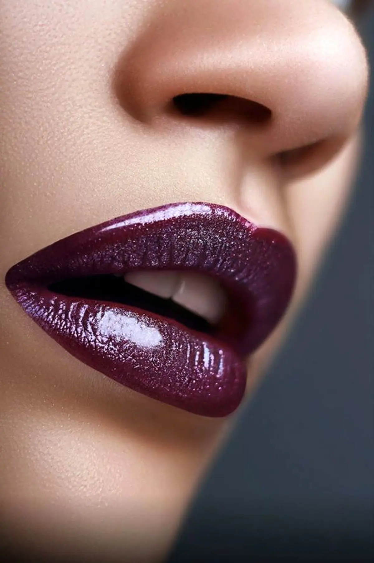 glossy-lipstick-model-23