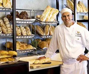 ویدیو جنجالی نانوای تهرانی ؛ نوای تهرانی چه می کند؟