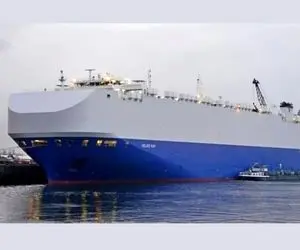 انفجار در کشتی در دریای عمان + عکس