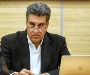 چه کسی بعد گل استقلال پرید رو کول خداداد افشاریان؟