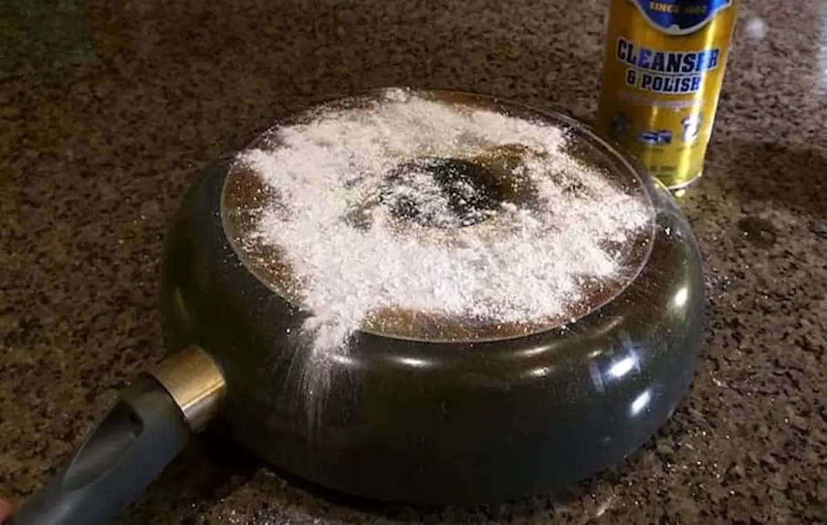 cleanig-back-of-the-pot-03