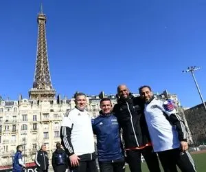 (عکس) تصاویری از علی دایی در کنار بزرگان فوتبال زیر برج ایفل