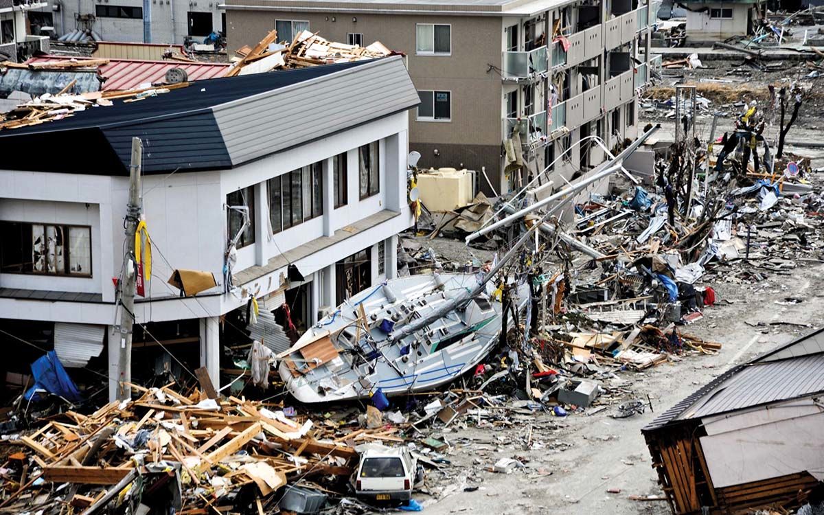 Fishing-boat-wreckage-Ofunato-tsunami-city-Japan-March-11-2011
