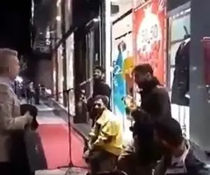 آواز شاد؛ این گروه با آهنگ زدن تو خیابون همه آدمای فس رو شاد و شنگول فرستادن خونشون