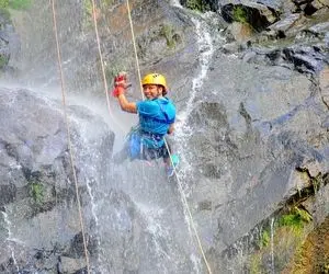 کاوش در طبیعت؛ بلندترین آبشار جهان که رسیده به آسمون هفتم فقط اون آقا که آویزون