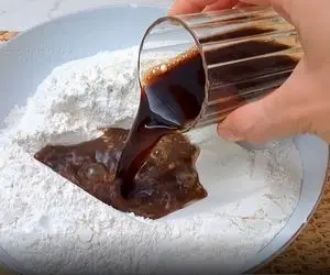 آموزش آشپزی؛ قهوه فوری رو با آرد ترکیب کنید نتیجه شگفت انگیزه