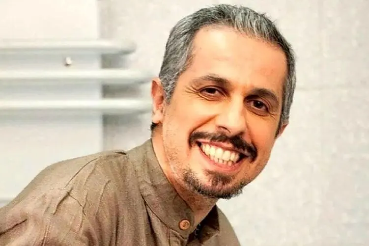 جواد رضویان قبل ازدواجش این آهنگ رو با گیتار خوند!