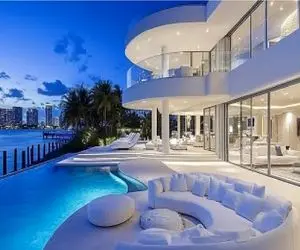 معماری خلاقانه؛ خونه دوبلکس مولتی ملیونی ساختن استخر و جکوزیش وصله به آب دریا