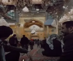 مرد جوان در حرم حضرت عباس علیه السلام چنان خوب خواند زائرین همه سر تا پا گوش شدند