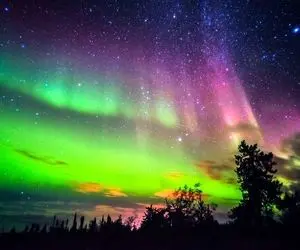 شفق های رنگی رنگی که با نور جذابشون دیشب مردم رو به حیرت آوردن!