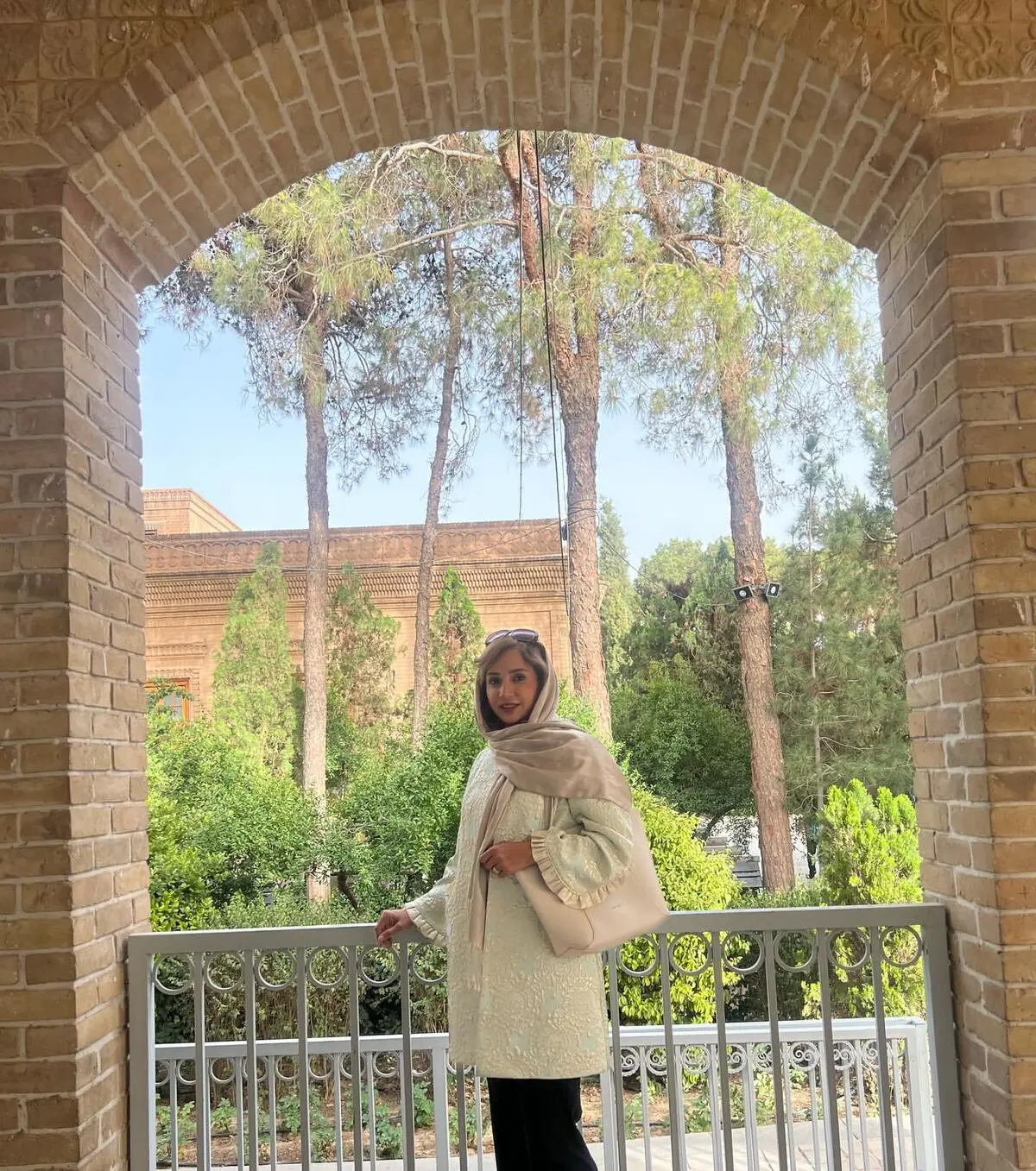 shabnamgholikhani_1653493949_2