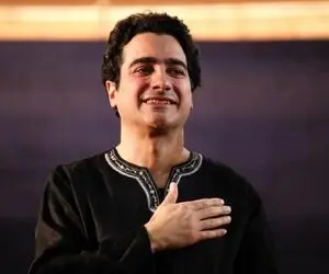 آواز پر واکنش؛ واکنش دخترای روس به خوندن همایون شجریان فقط اونی که سکته زده
