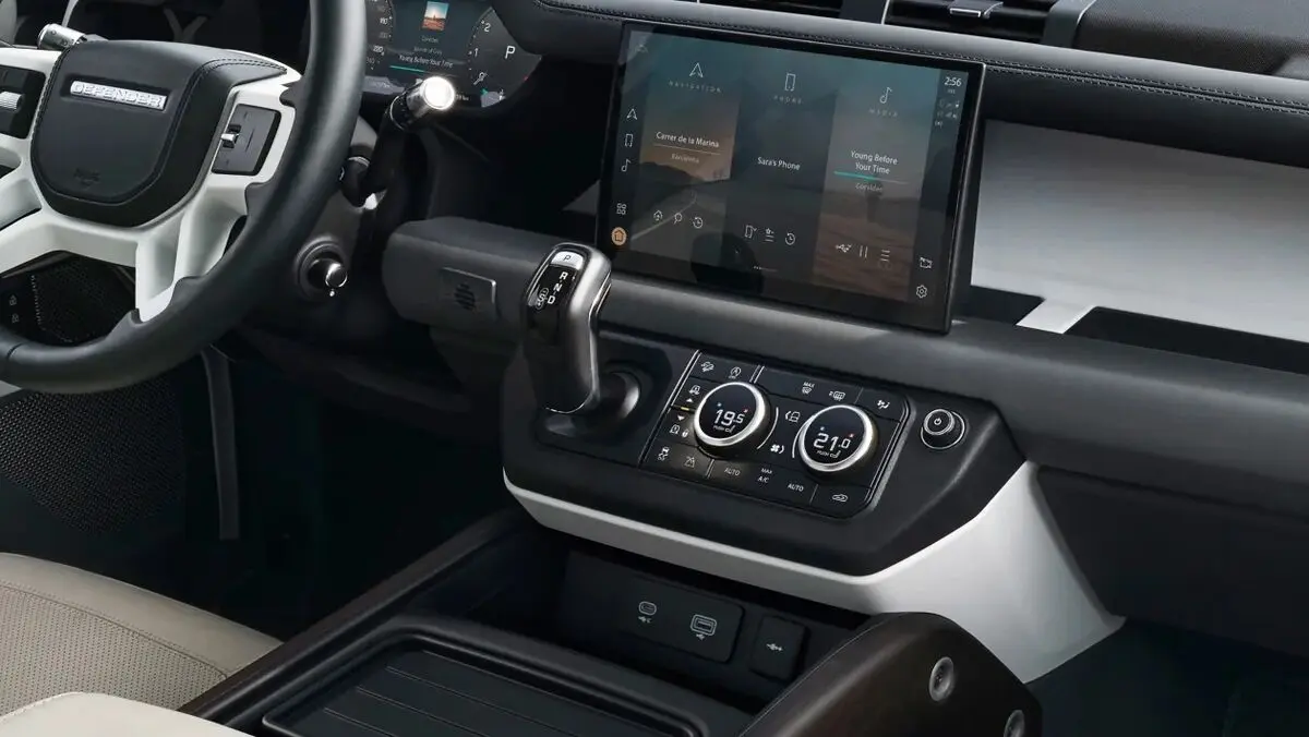 Land Rover Defender 130