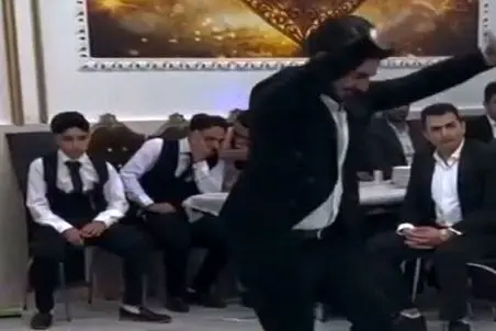 آواز شاد؛ پسر جوون تو تالار با حرکاتش کاری کرد کل هزینه عروسی رو شاباش ریختن سرش