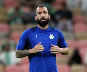 روزبه چشمی چگونه در بازی با الاهلی استقلال را نجات داد؟!