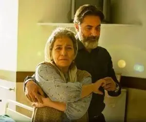 آواز شاد؛ رقص عجیب پارسا پیروزفر و احترام برومند