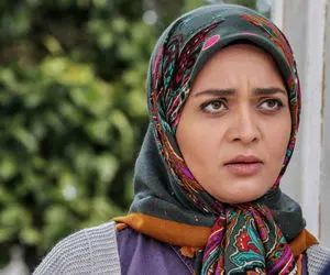 پایتخت ویدئوز؛ وقتی هما سر دختر محمود نقاش کفری میشه و می افته دنبال نقی