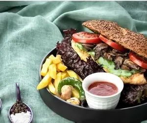 طرز تهیه ساندویچ مرغ مخصوص؛ سالم و خوشمزه