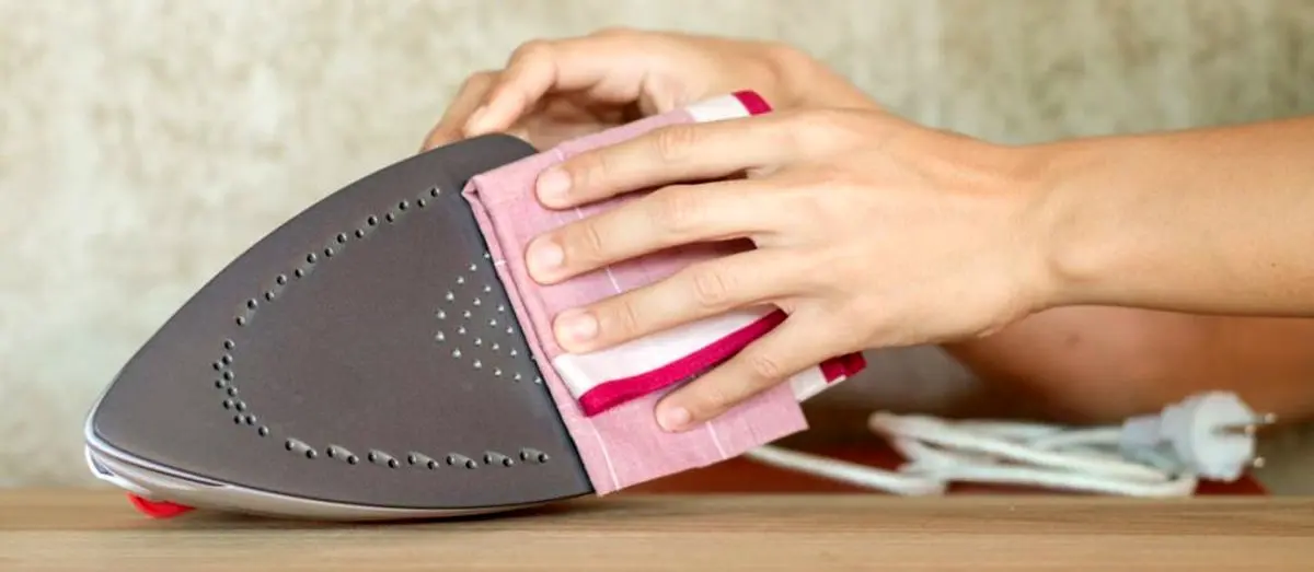How-to-clean-steam-iron-960x419-1